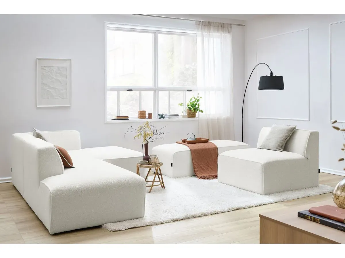 Canapé d'angle fixe modulable MEGEVE tissu bouclette avec 1 chauffeuse et 1 pouf blanc  angle droit BOBOCHIC 6 places