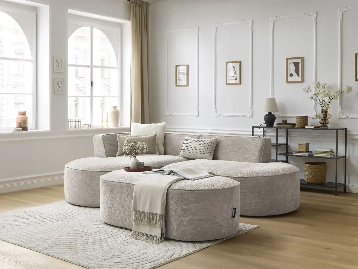 Canapé d'angle fixe ROUSSEAU tissu texturé avec pouf beige  angle gauche BOBOCHIC 5 places