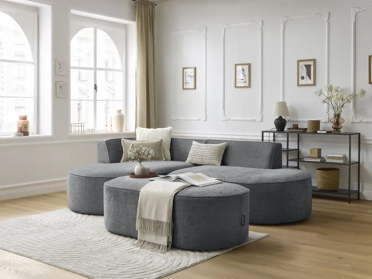 Canapé d'angle fixe ROUSSEAU tissu texturé avec pouf gris foncé  angle gauche BOBOCHIC 5 places