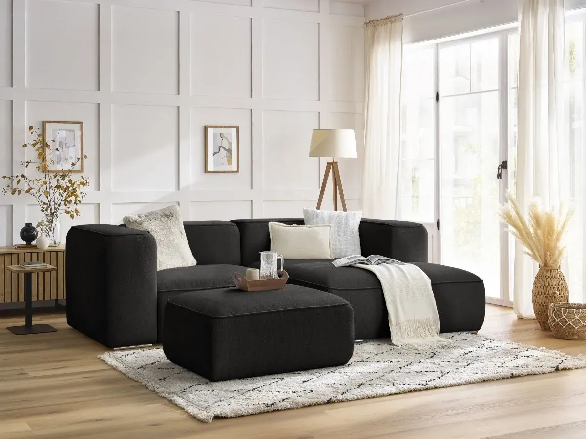 Canapé d'angle fixe compact ZEPHYR avec pouf noir  angle droit BOBOCHIC 4 places