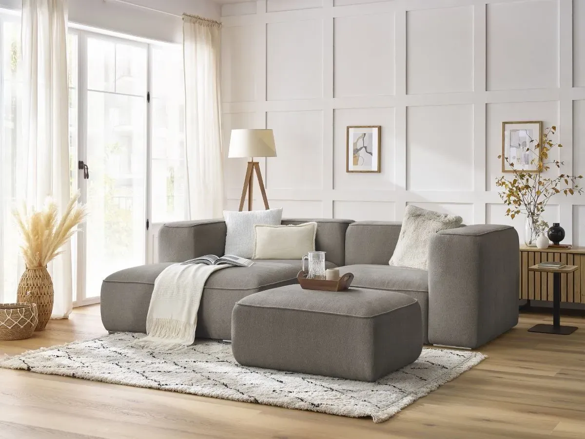 Canapé d'angle fixe compact ZEPHYR avec pouf taupe  angle gauche BOBOCHIC 4 places