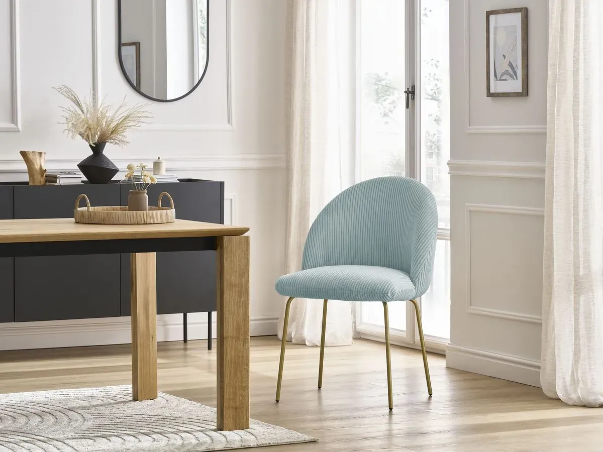 Chaise LALIE tissu velours côtelé et pieds métal or bleu clair   BOBOCHIC
