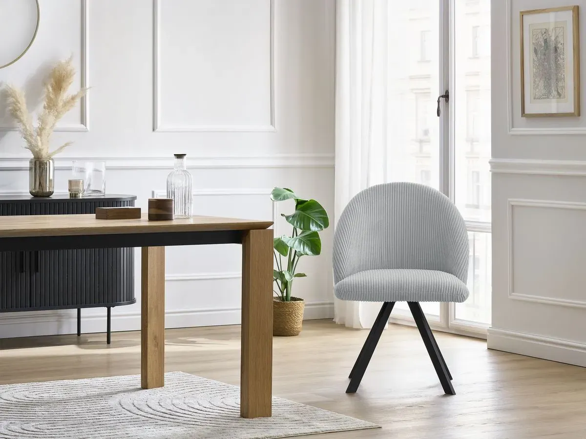 Chaise LALIE tissu velours côtelé et pieds étoile gris clair   BOBOCHIC