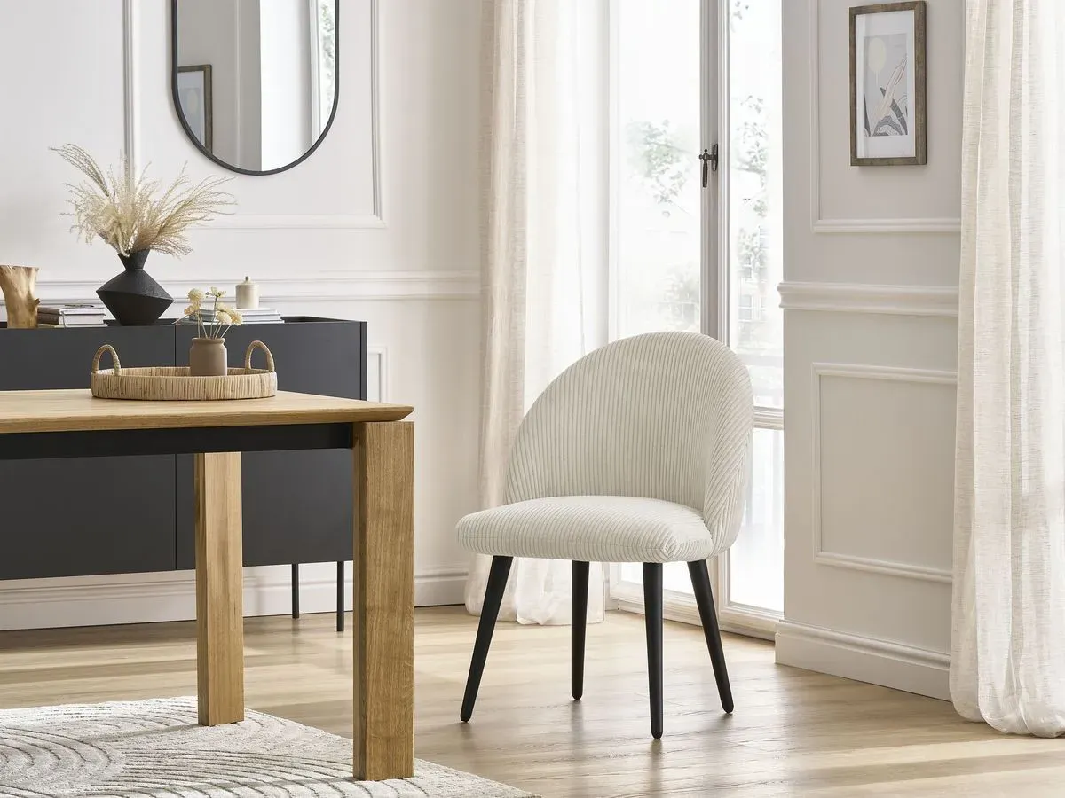 Chaise LALIE tissu velours côtelé et pieds scandinaves noirs beige   BOBOCHIC