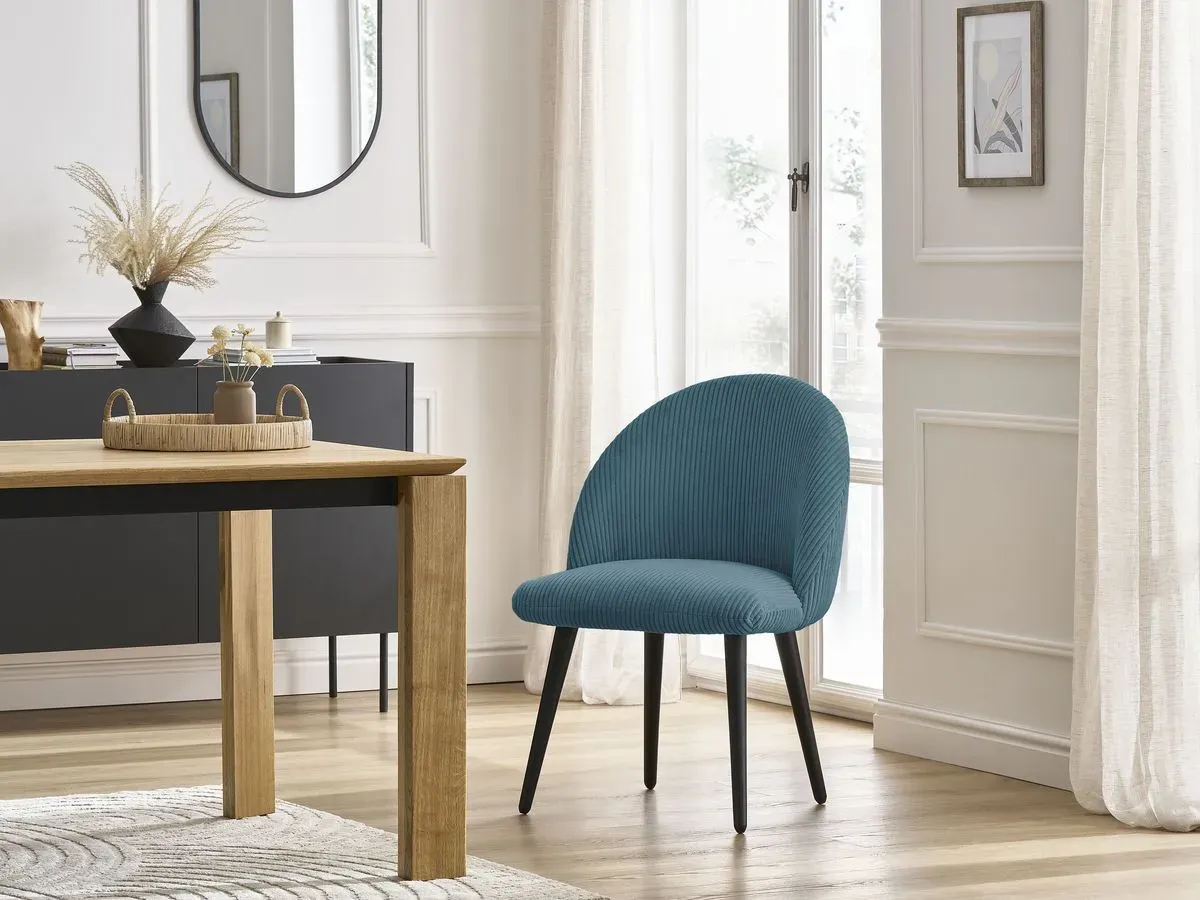 Chaise LALIE tissu velours côtelé et pieds scandinaves noirs bleu foncé   BOBOCHIC