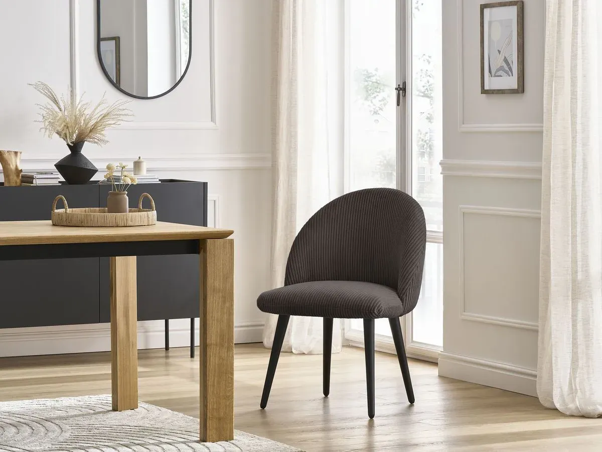 Chaise LALIE tissu velours côtelé et pieds scandinaves noirs taupe   BOBOCHIC