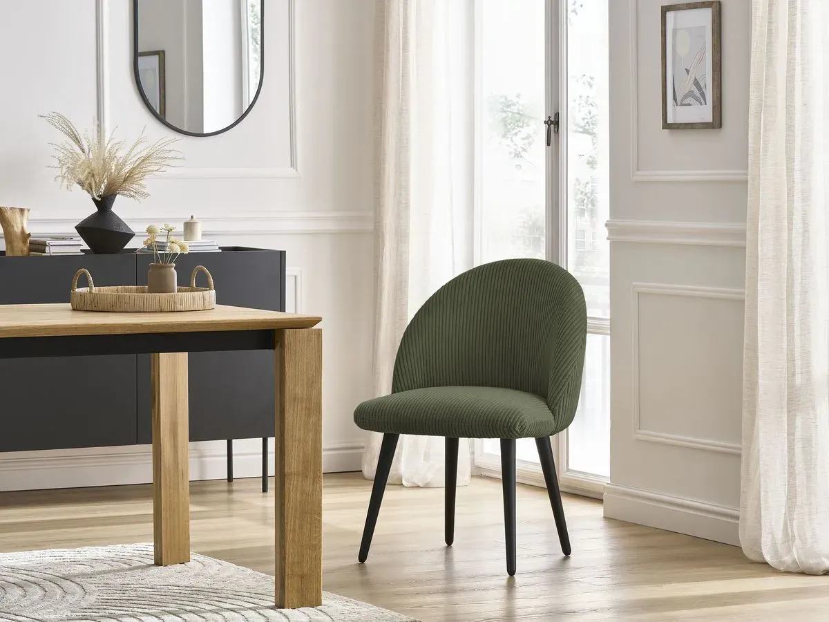 Chaise LALIE tissu velours côtelé et pieds scandinaves noirs vert   BOBOCHIC