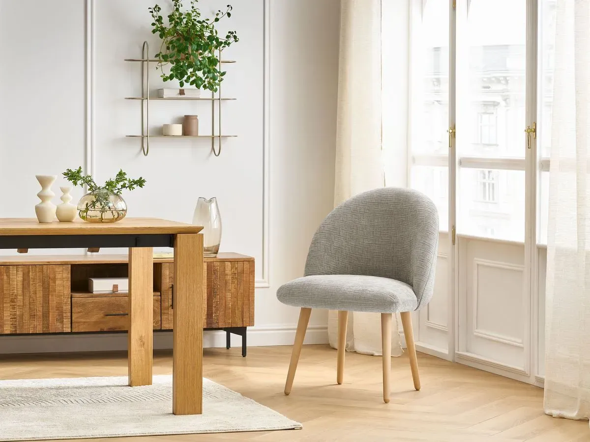 Chaise LALIE tissu texturé et pieds scandinaves bois beige   BOBOCHIC