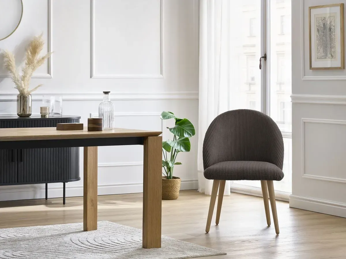 Chaise LALIE tissu velours côtelé et pieds scandinaves bois taupe   BOBOCHIC