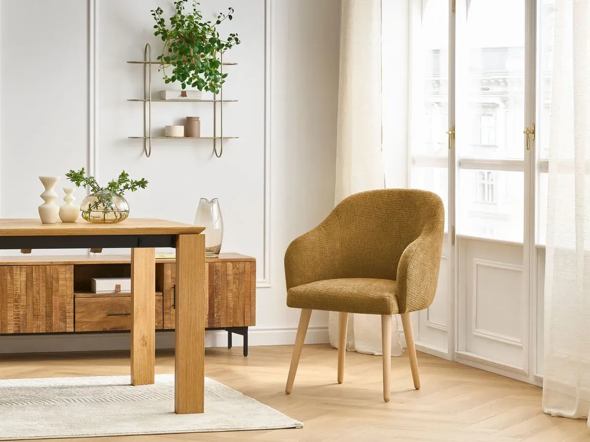 Chaise SOPHIE tissu texturé et pieds scandinaves bois jaune   BOBOCHIC