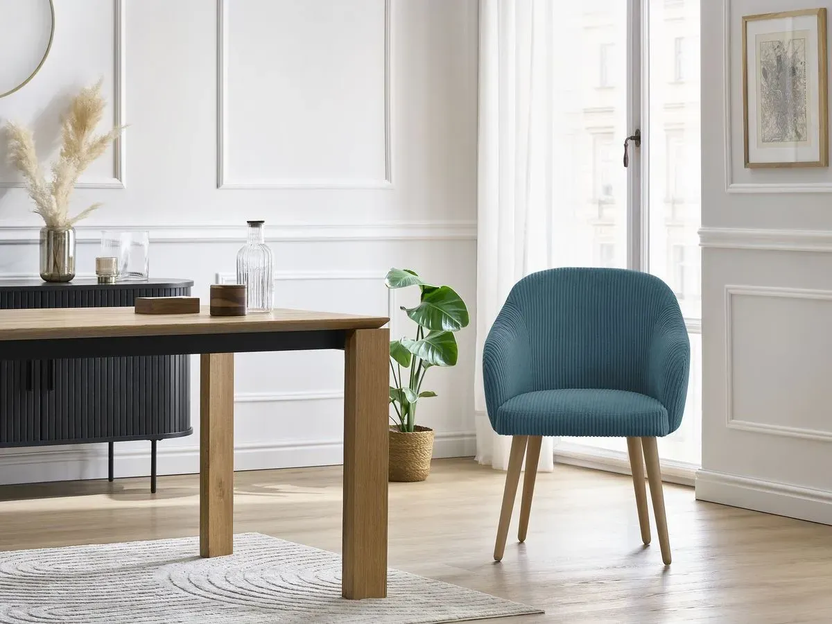 Chaise SOPHIE tissu velours côtelé et pieds scandinaves bois bleu foncé   BOBOCHIC