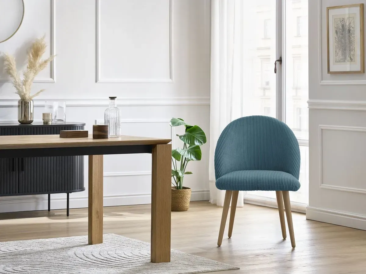 Lot de chaises LALIE tissu velours côtelé et pieds scandinaves bois bleu foncé   BOBOCHIC