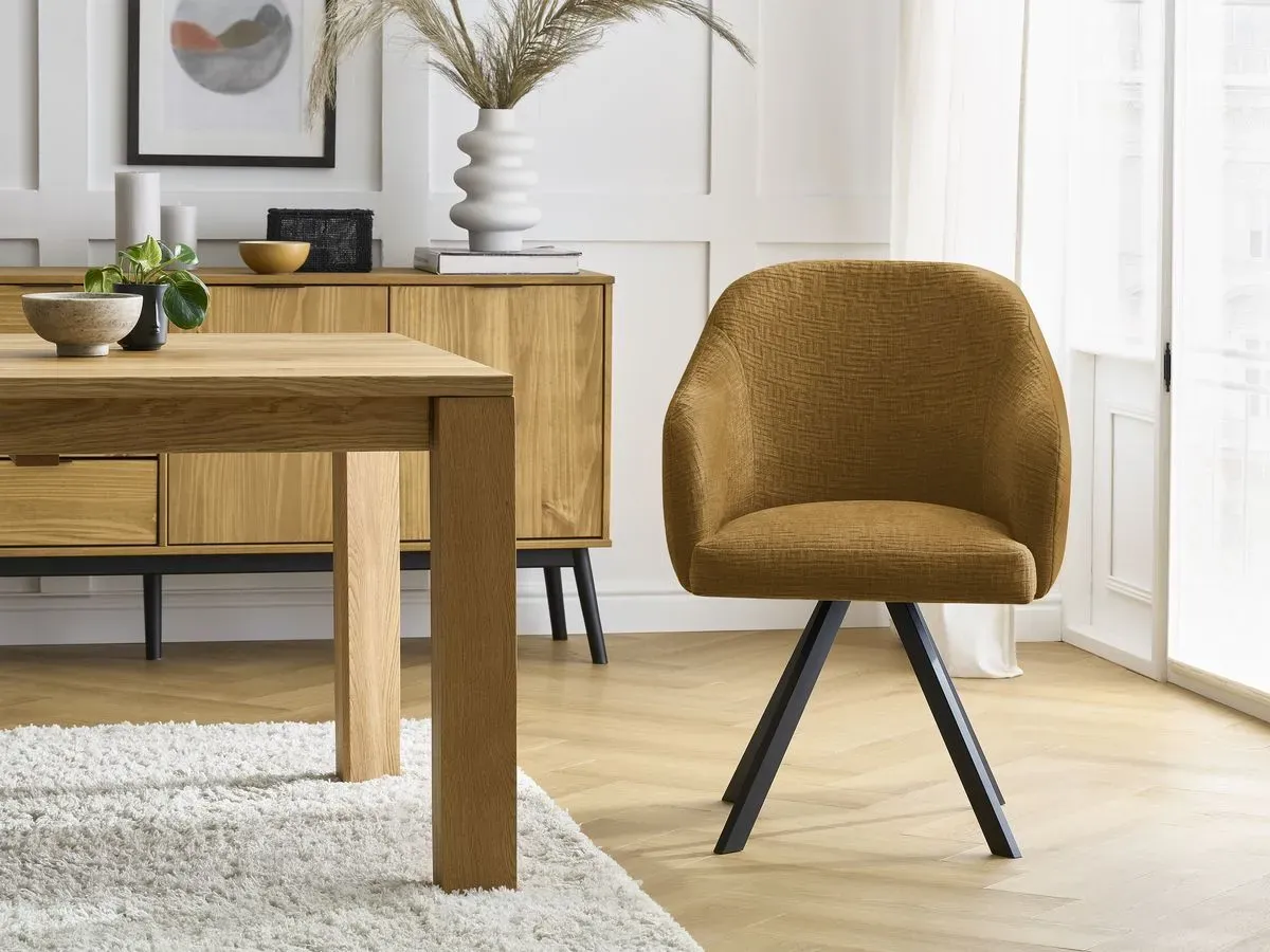 Lot de chaises SOPHIE tissu texturé et pieds étoile jaune   BOBOCHIC