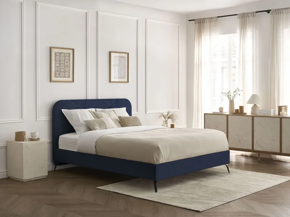 Lit PRUNE avec lattes massives tissu velours bleu foncé 140x190  BOBOCHIC