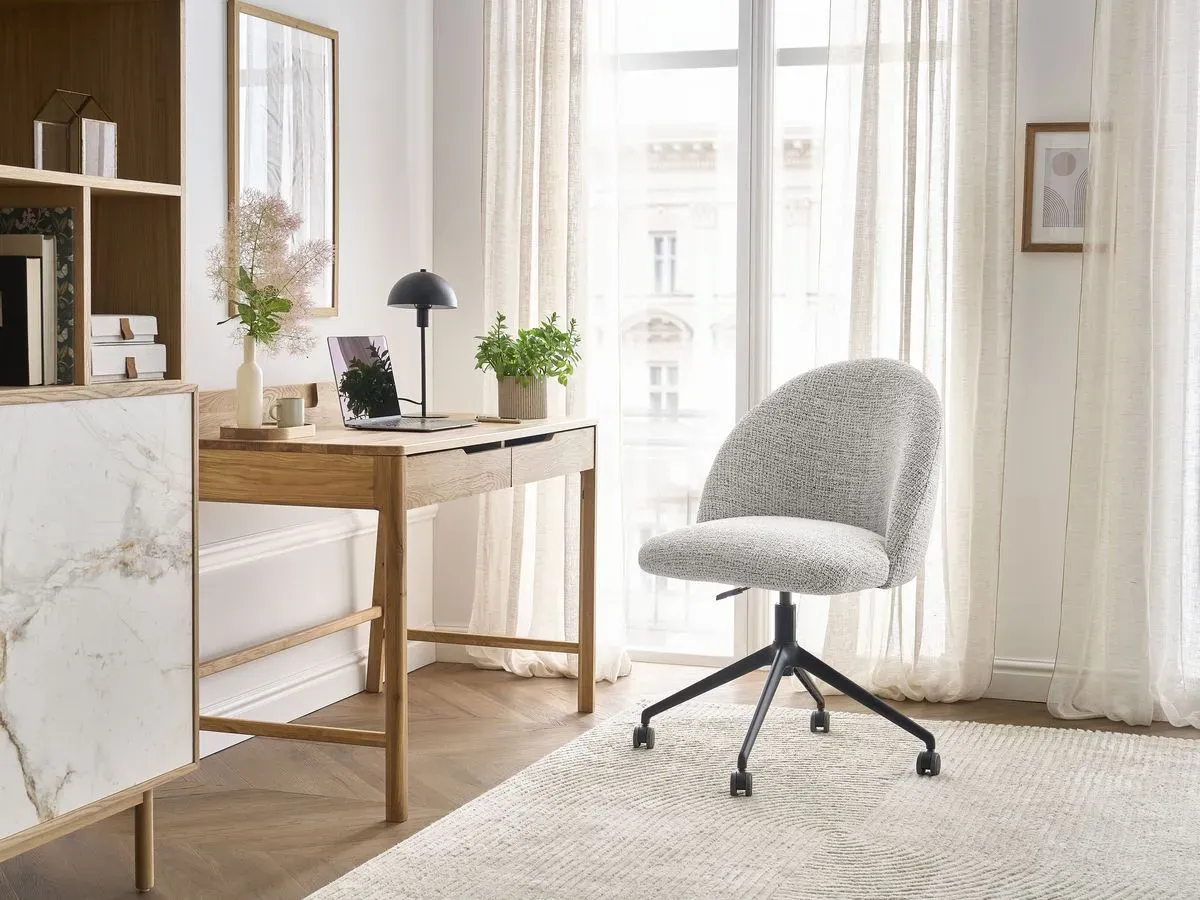 Chaise de bureau LALIE tissu chiné et pietement à roulettes avec hauteur ajustable gris clair   BOBOCHIC