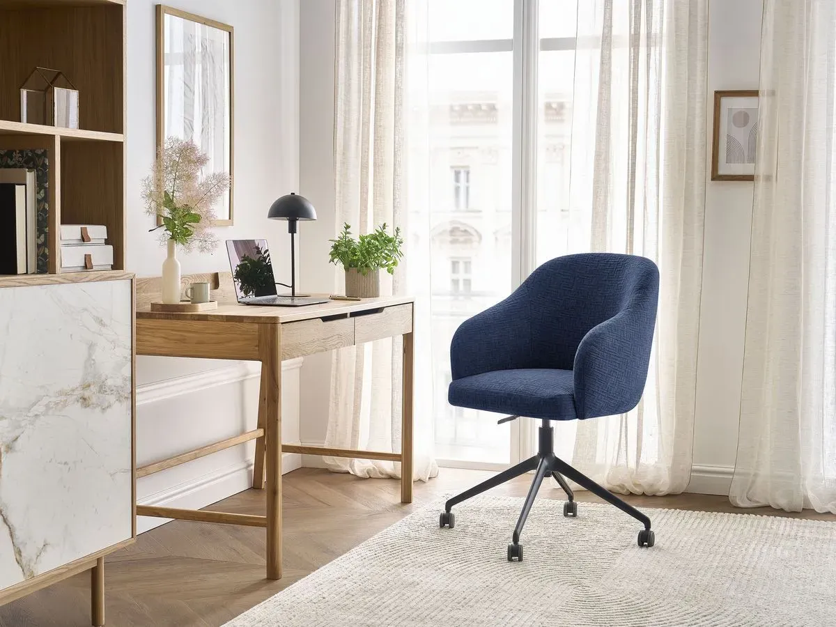 Chaise de bureau SOPHIE tissu texturé et pietement à roulettes avec hauteur ajustable bleu foncé   BOBOCHIC