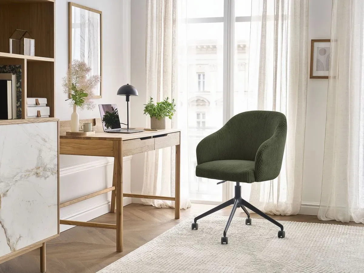 Chaise de bureau SOPHIE tissu velours côtelé et pietement à roulettes avec hauteur ajustable vert clair   BOBOCHIC