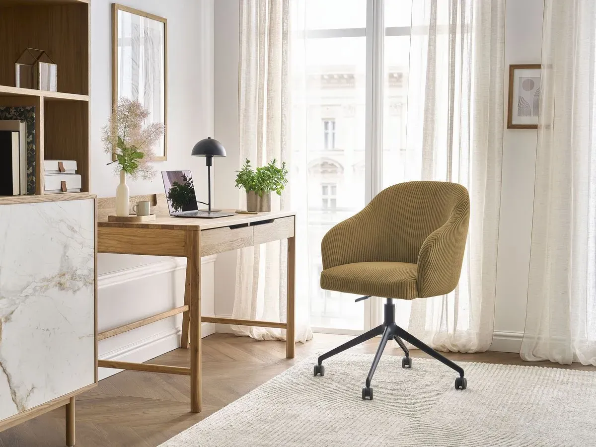 Chaise de bureau SOPHIE tissu velours côtelé et pietement à roulettes avec hauteur ajustable jaune   BOBOCHIC
