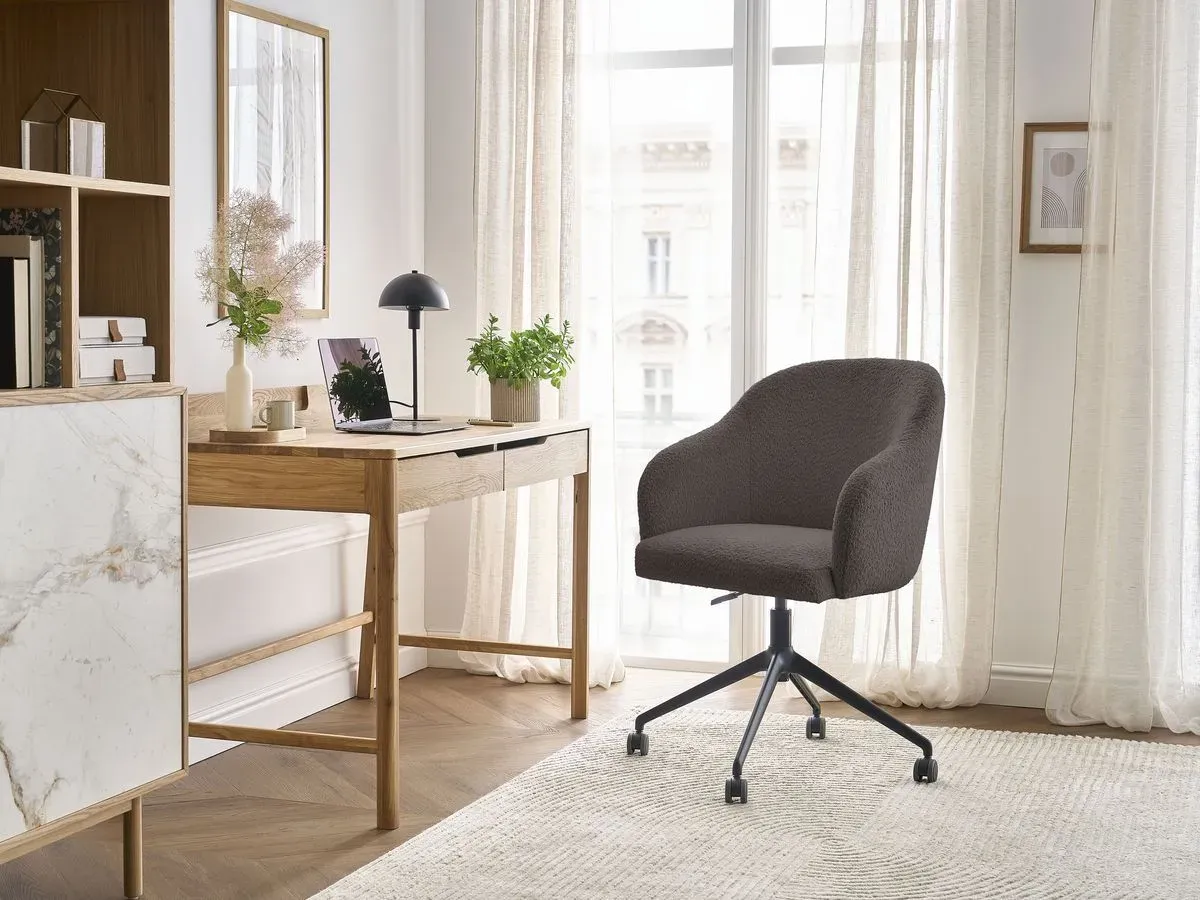 Chaise de bureau SOPHIE tissu bouclette et pietement à roulettes avec hauteur ajustable marron   BOBOCHIC
