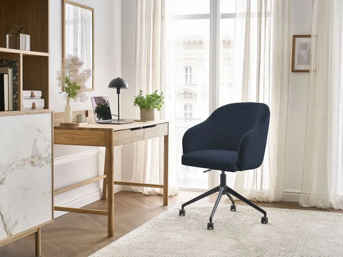 Chaise de bureau SOPHIE tissu bouclette et pietement à roulettes avec hauteur ajustable bleu foncé   BOBOCHIC