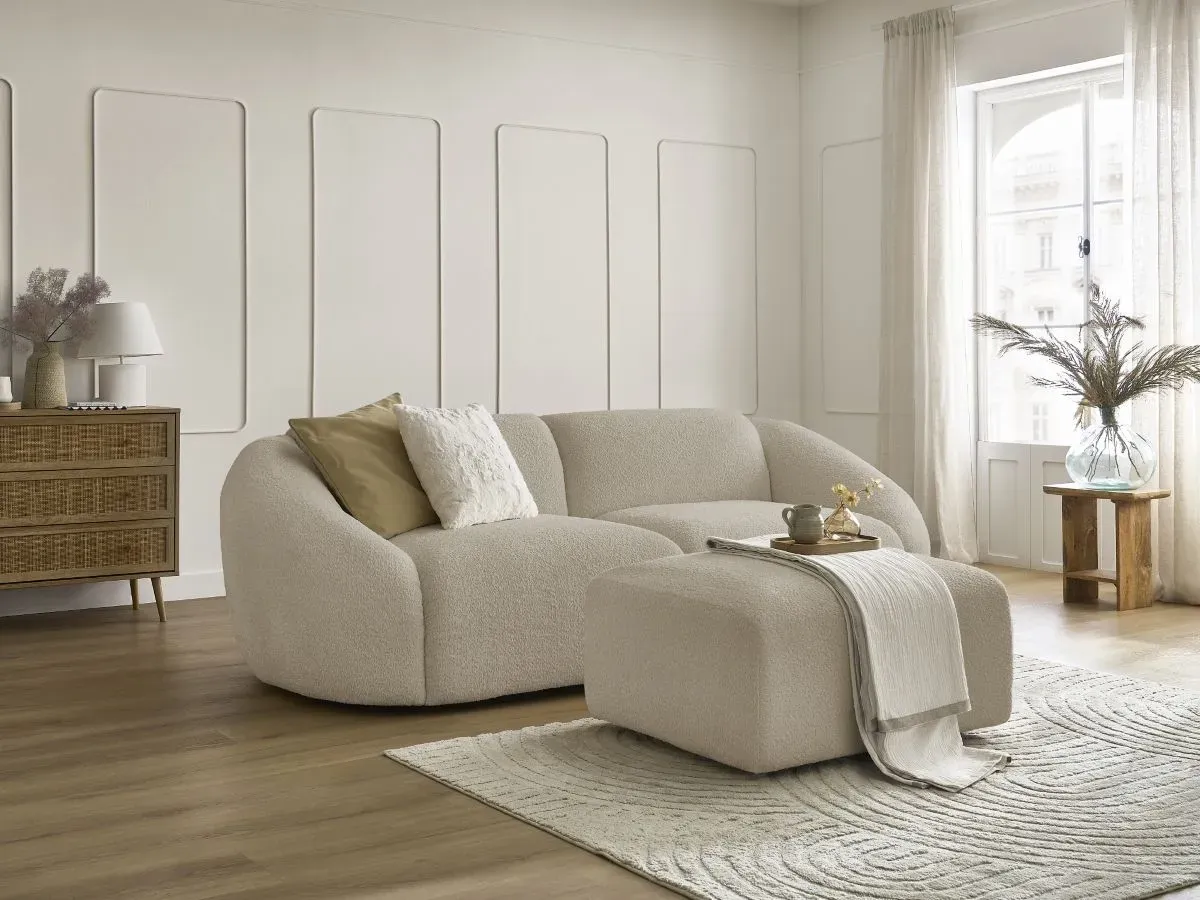 Canapé droit fixe 3 places TINA tissu bouclette avec pouf beige   BOBOCHIC