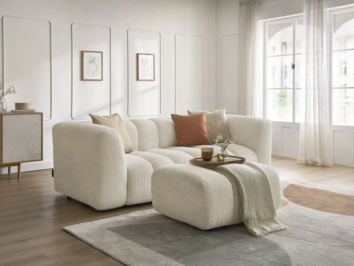 Canapé droit fixe 3 places TALIA tissu bouclette avec pouf beige   BOBOCHIC