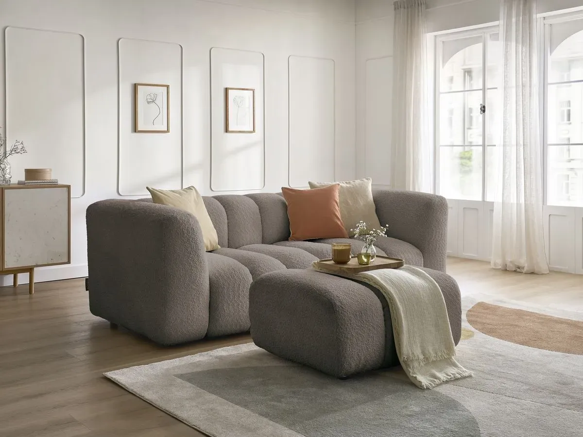 Canapé droit fixe 3 places TALIA tissu bouclette avec pouf marron   BOBOCHIC