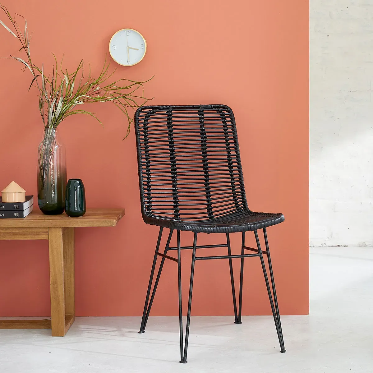 Chaise en rotin et métal noire