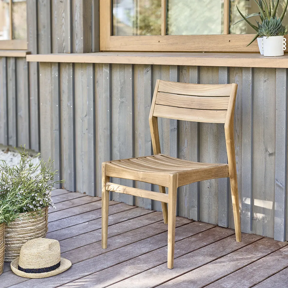 Chaise de jardin en teck massif