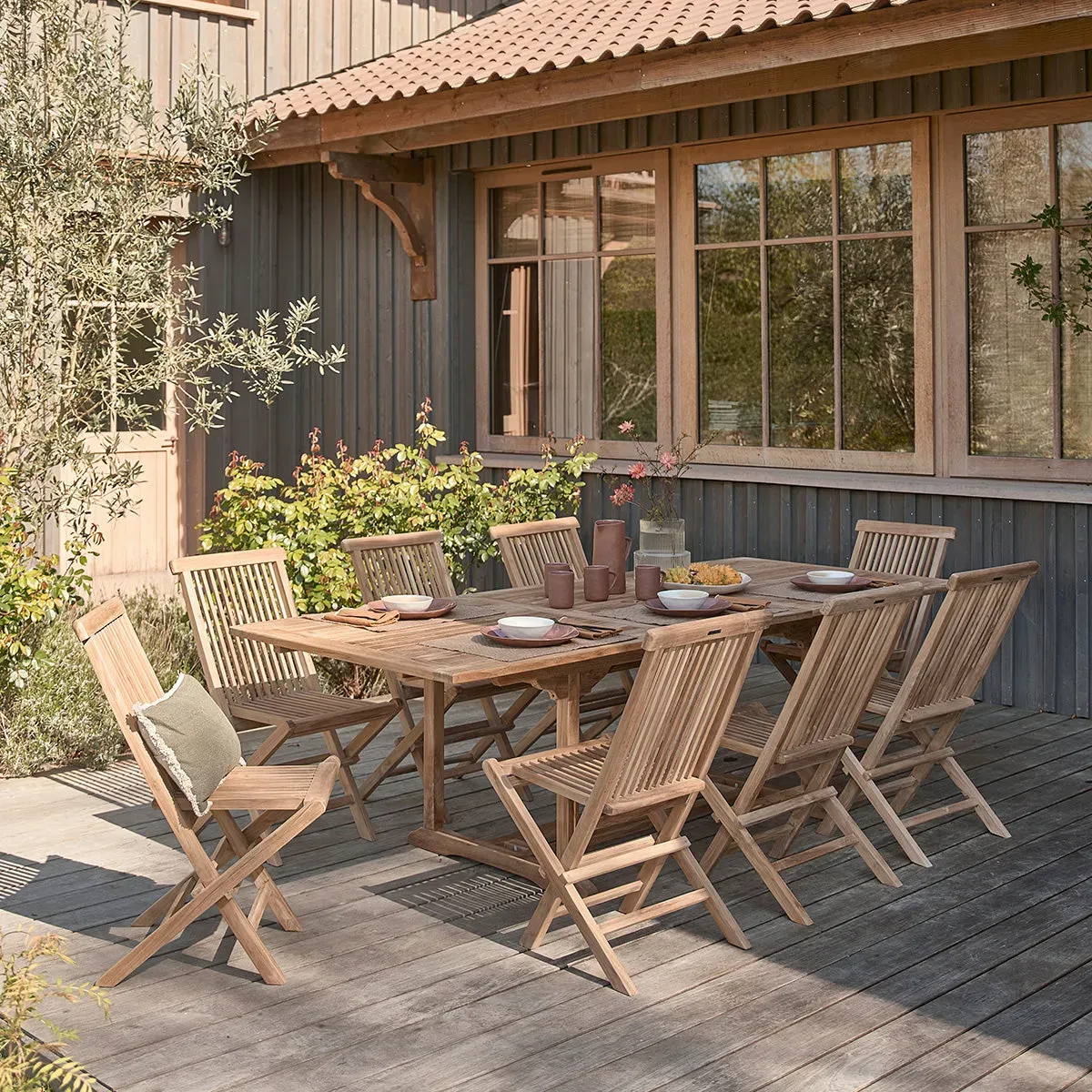 Salon de jardin en teck massif extensible 8/10 places