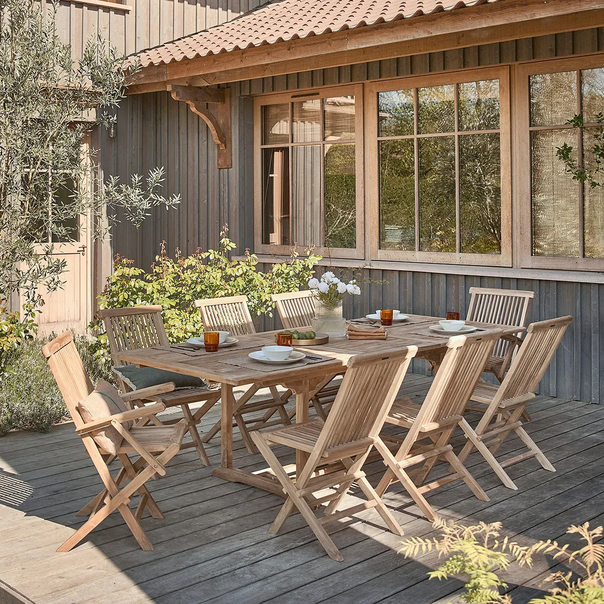 Salon de jardin en teck massif extensible 8/10 places
