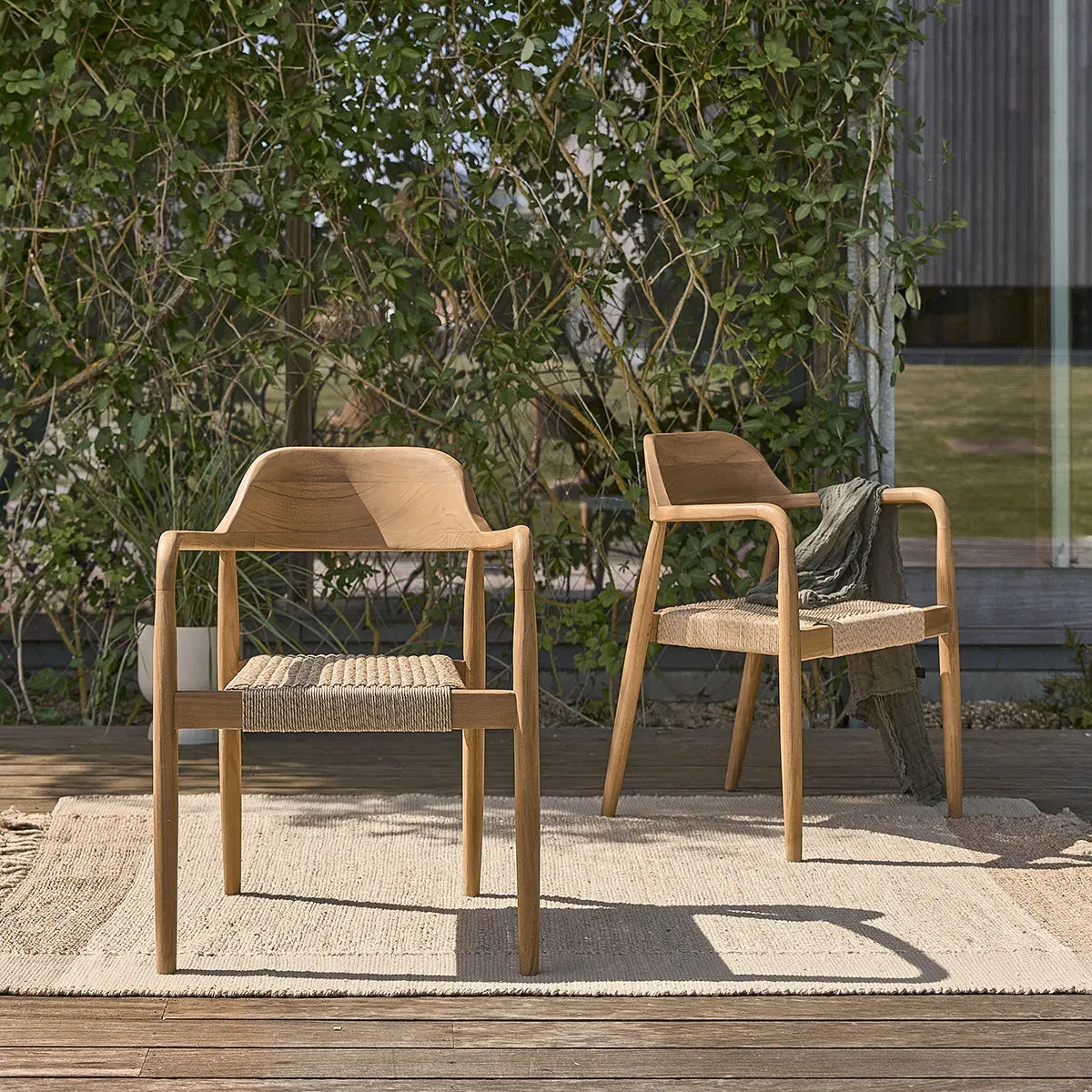 Lot de 2 fauteuils de jardin en teck massif et cordage