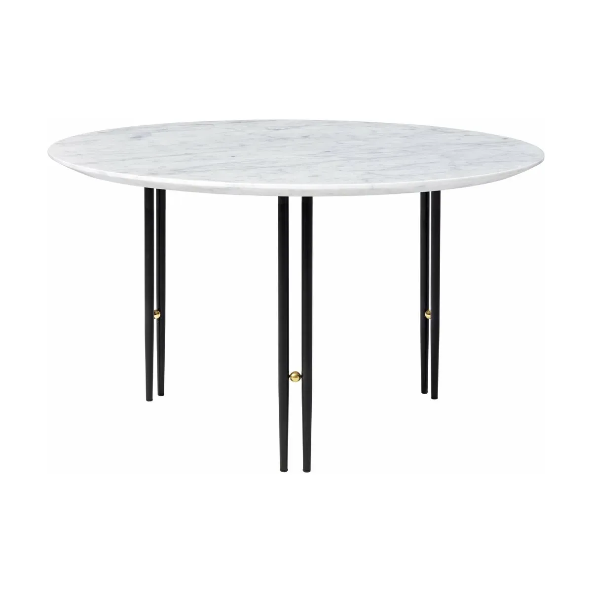 Table basse ronde en marbre blanc et base en laiton noire 70 cm IOI  - Gubi