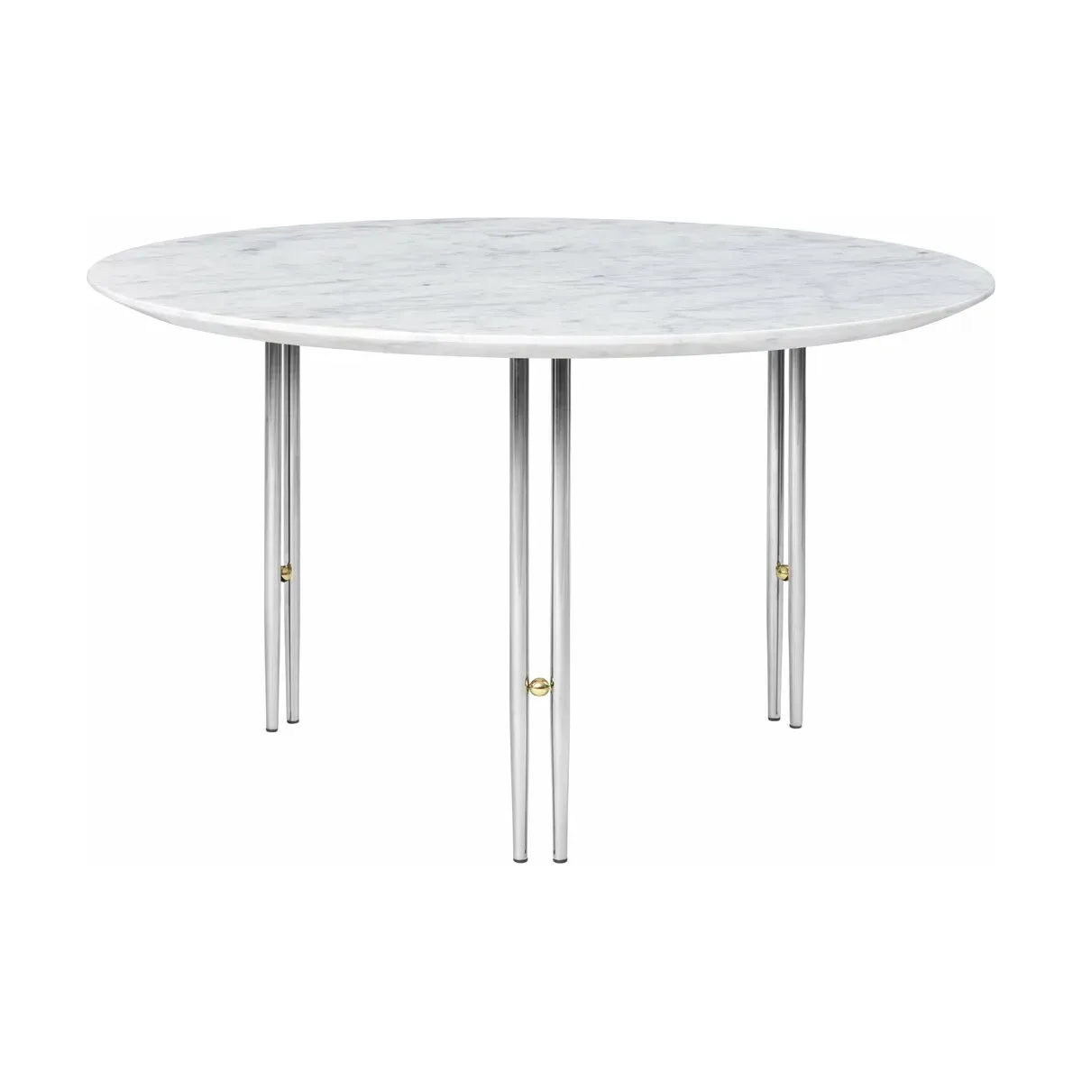 Table basse ronde en marbre blanc et base chromée 70 cm IOI  - Gubi