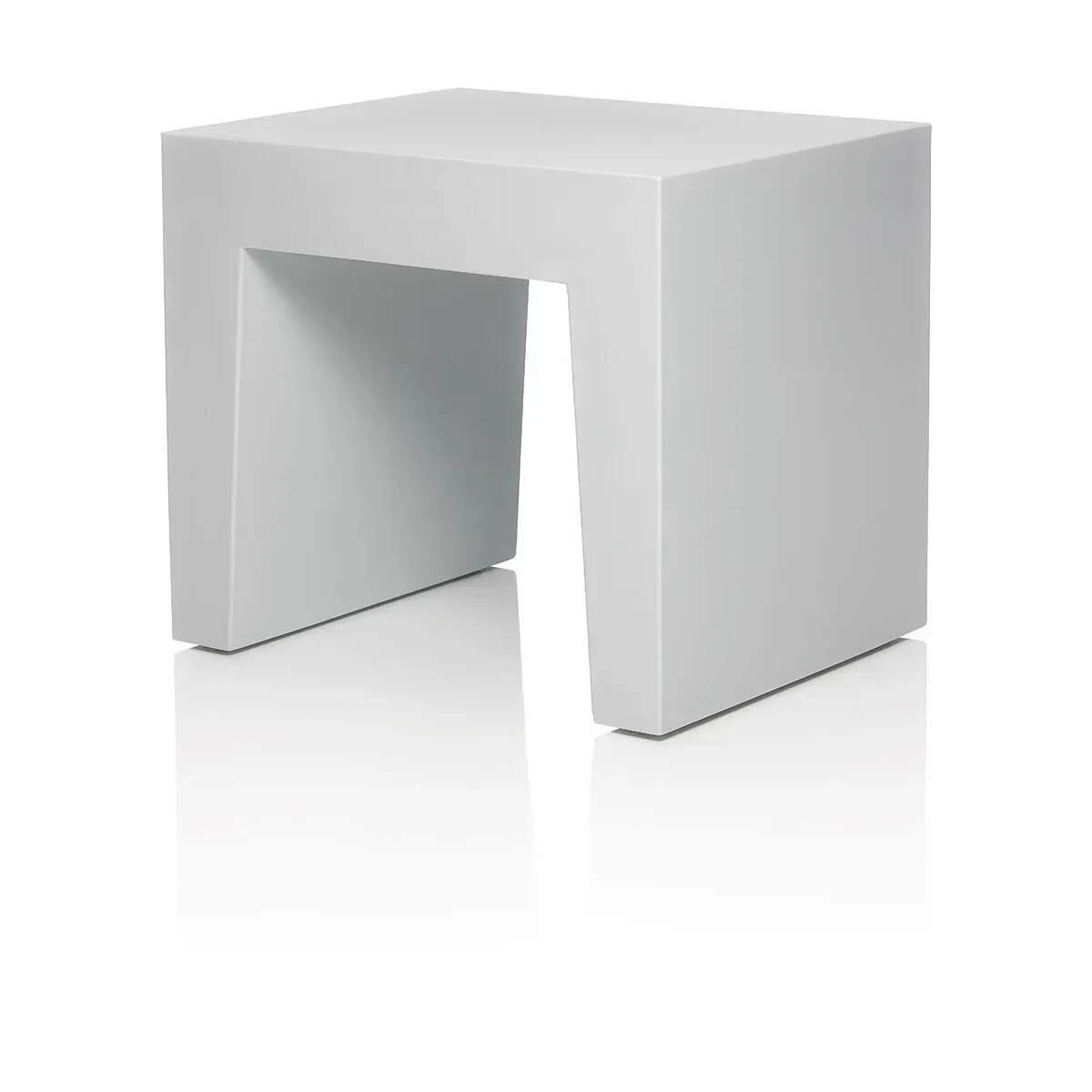 Tabouret gris clair en matières recyclées Concrete - Fatboy