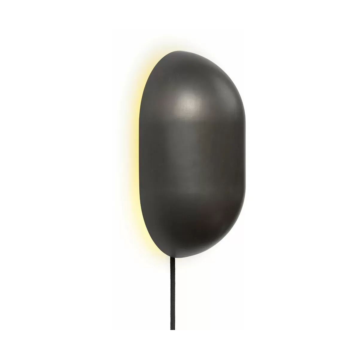 Lampe murale noire en laiton Howard - Gubi