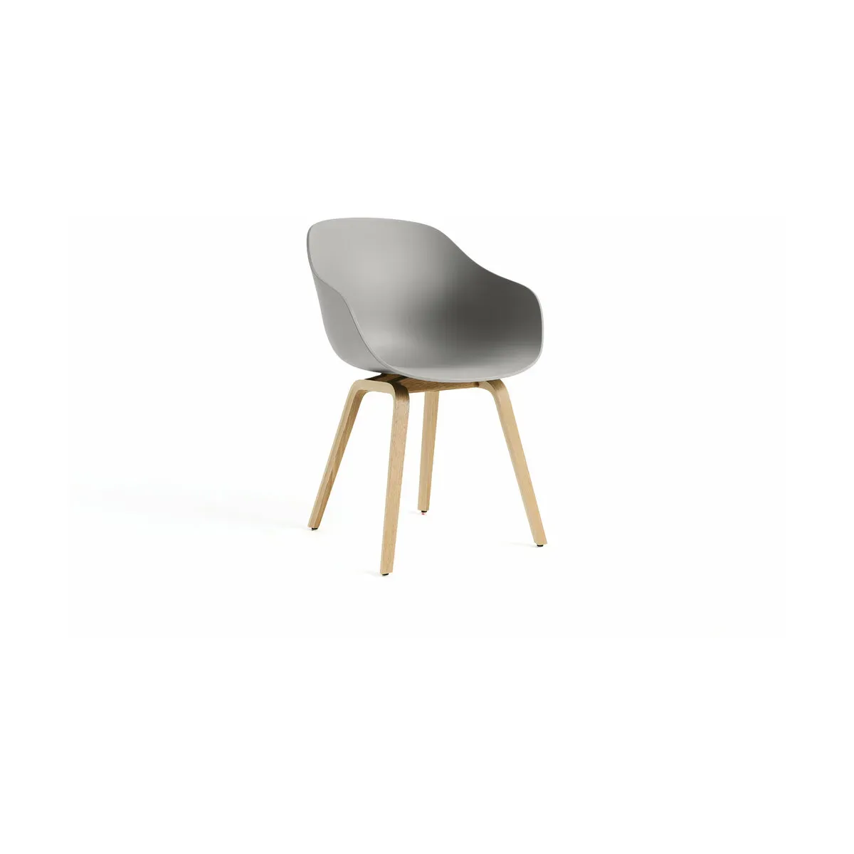 Chaise avec accoudoirs en plastique recyclé gris béton et pieds en chêne AAC 222 2.0