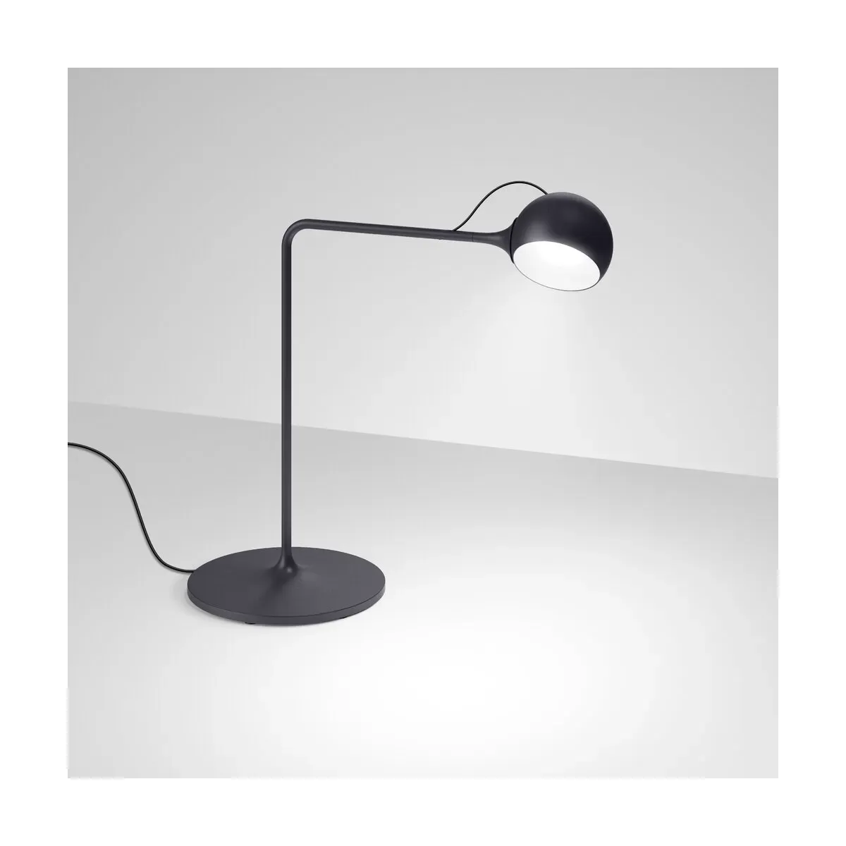 Lampe de table en acier anthracite Ixa - Artemide