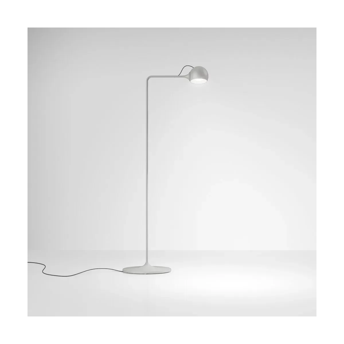 Lampadaire de lecture en acier blanc Ixa - Artemide