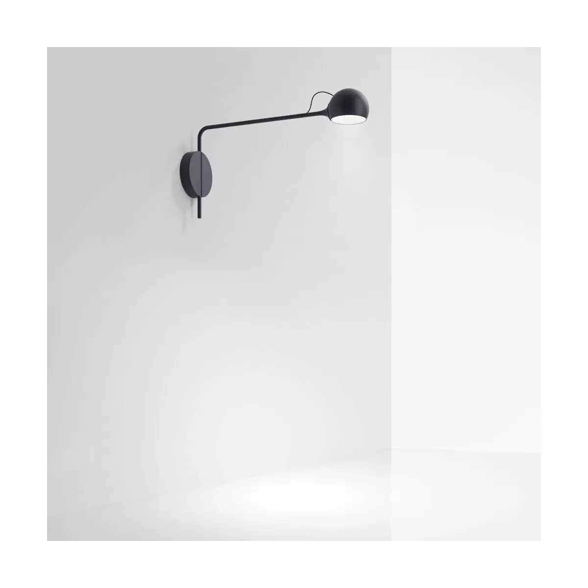 Applique murale en acier anthracite Ixa - Artemide