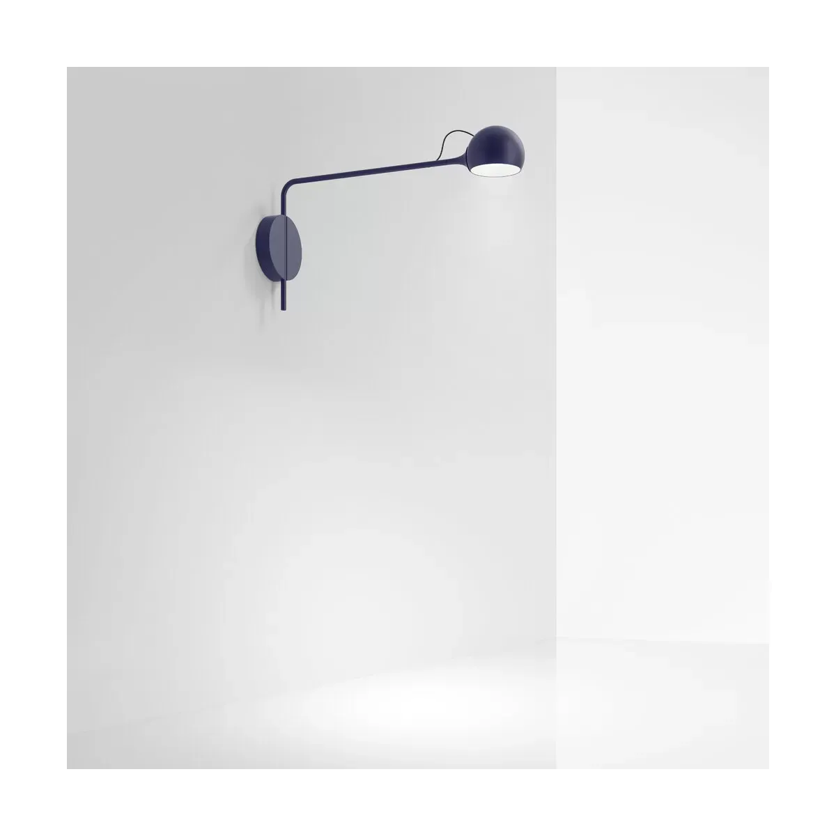 Applique murale en acier bleu Ixa - Artemide