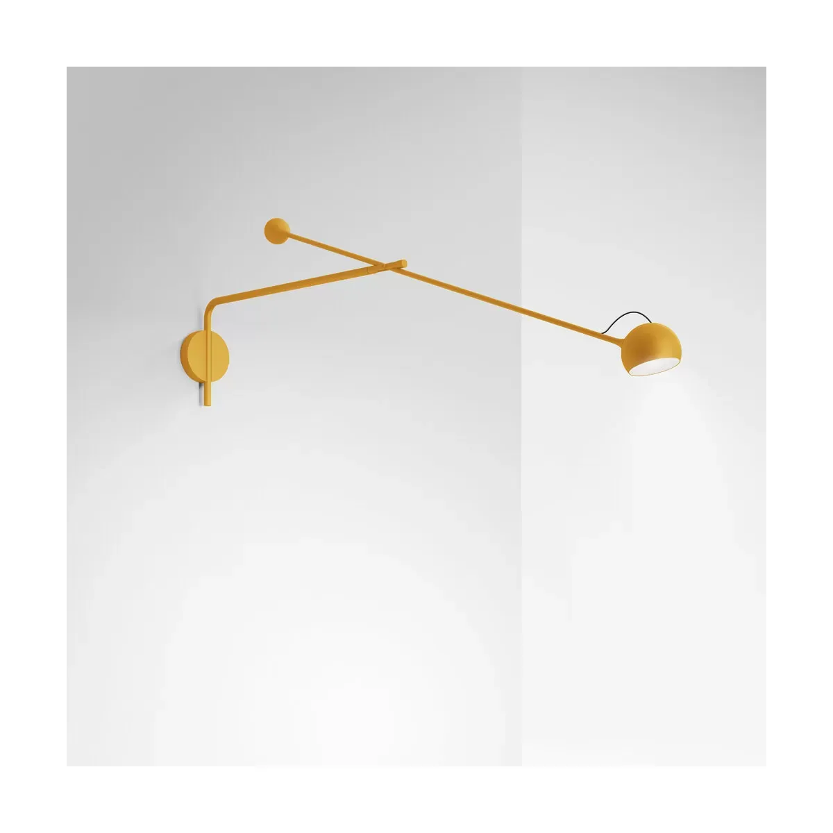 Applique murale à bras en acier jaune Ixa - Artemide