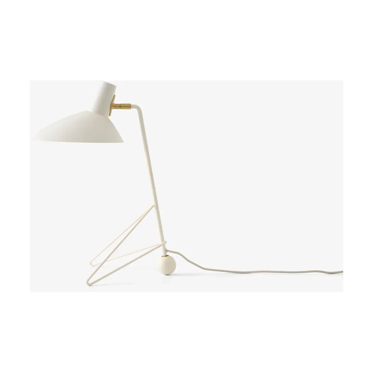 Lampe de table en aluminium laqué blanc mat 45x26x32cm Tripod HM9 - &tradition