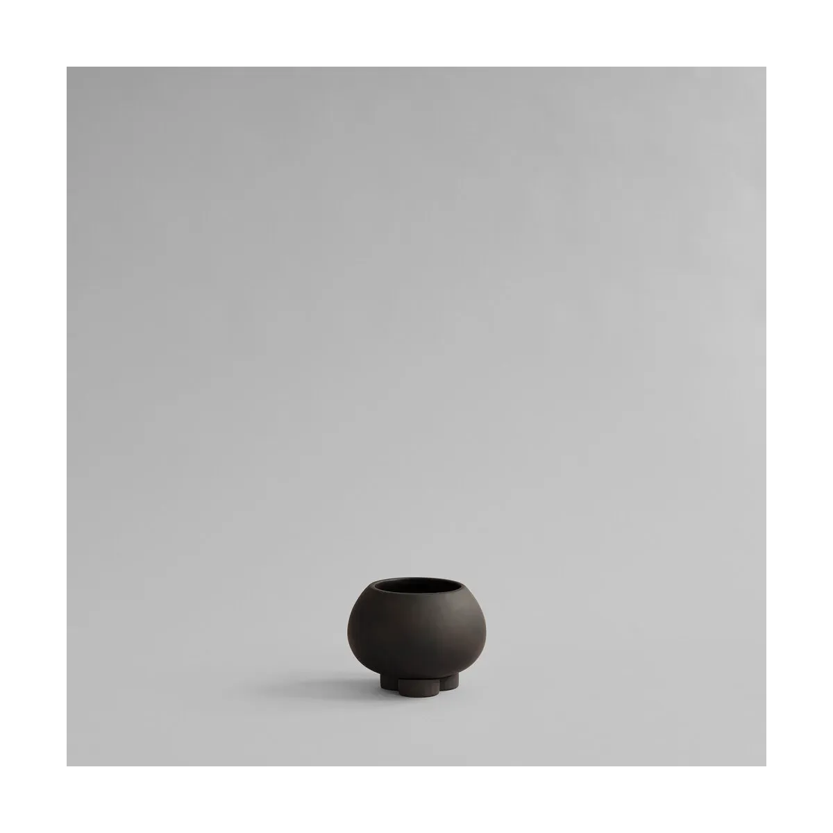 Pot de fleur en béton coffee 17x17x12,5cm petit - 101 COPENHAGEN