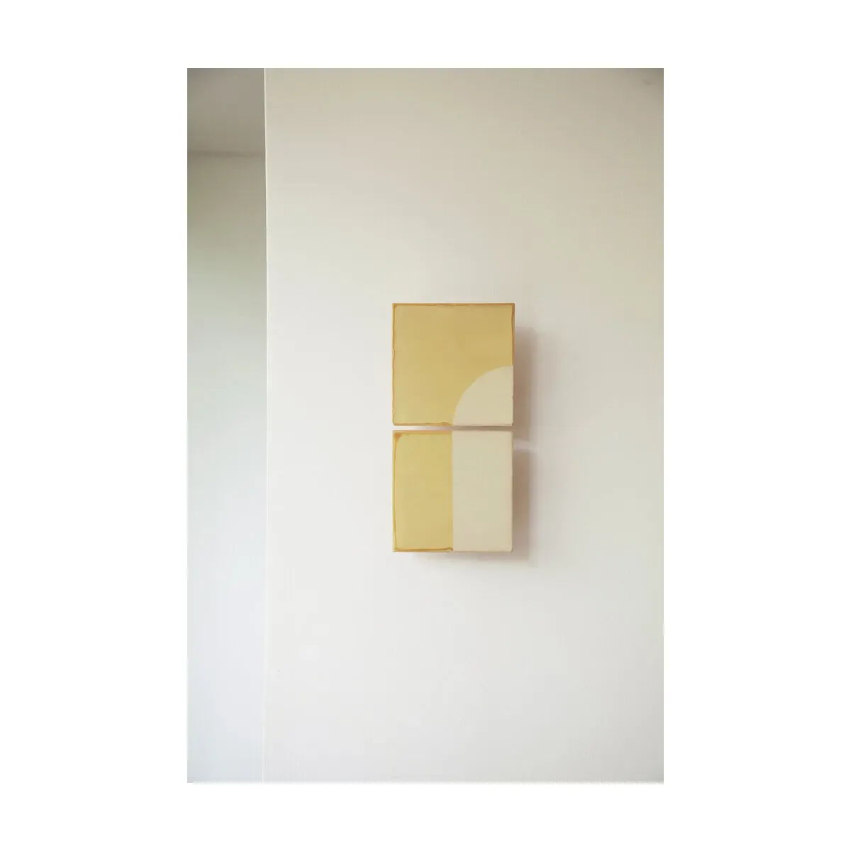 Applique murales en céramique jaune 29x14cm Tiles Door - Violaine d'Harcourt