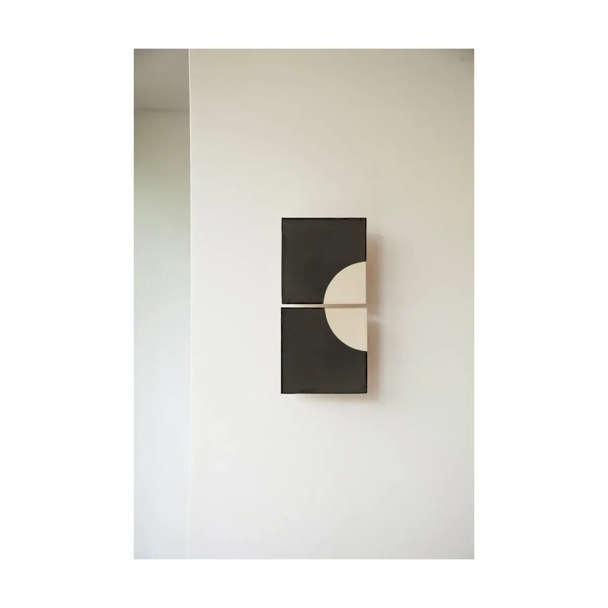 Applique murales en céramique noire 29x14cm Tiles Moon - Violaine d'Harcourt