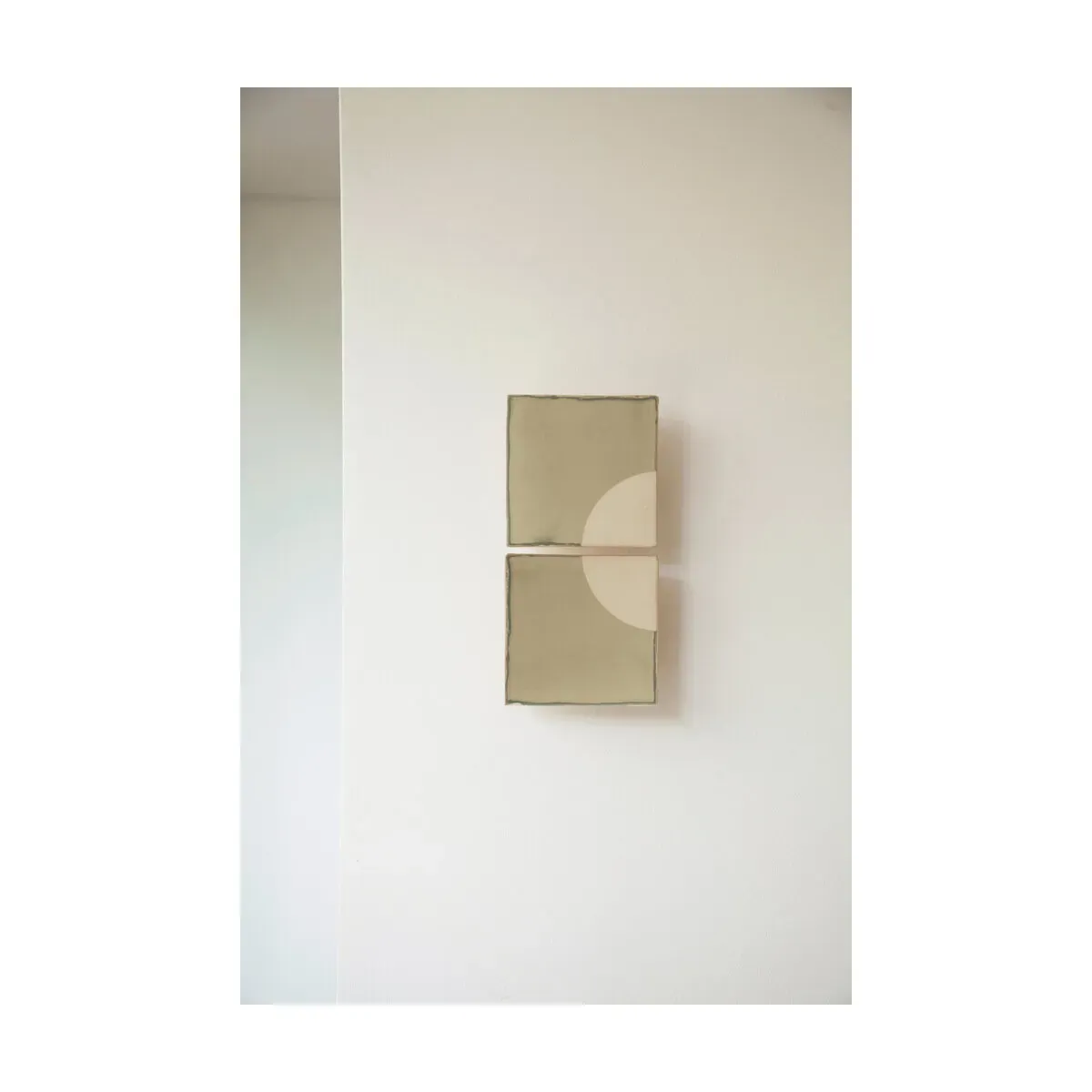 Applique murales en céramique verte 29x14cm Tiles Moon - Violaine d'Harcourt