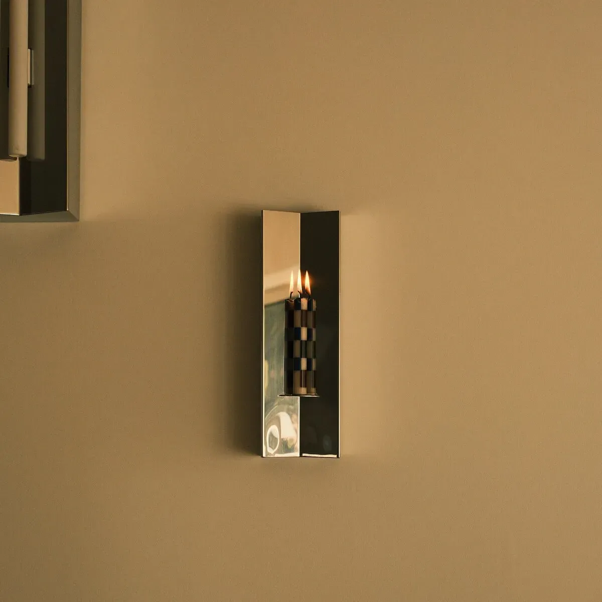 Bougeoir mural en acier poli effet miroir 40x13x7,2cm Arrow Candle - Violaine d'Harco