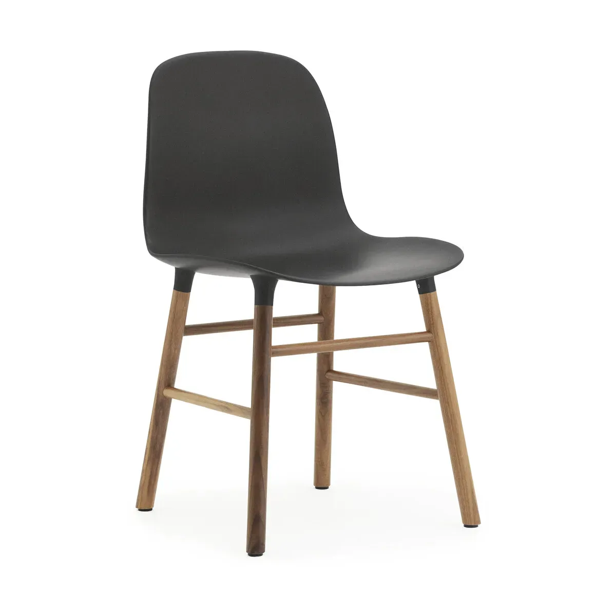 Chaise en noyer naturel et pp noir Form - Normann Copenhagen