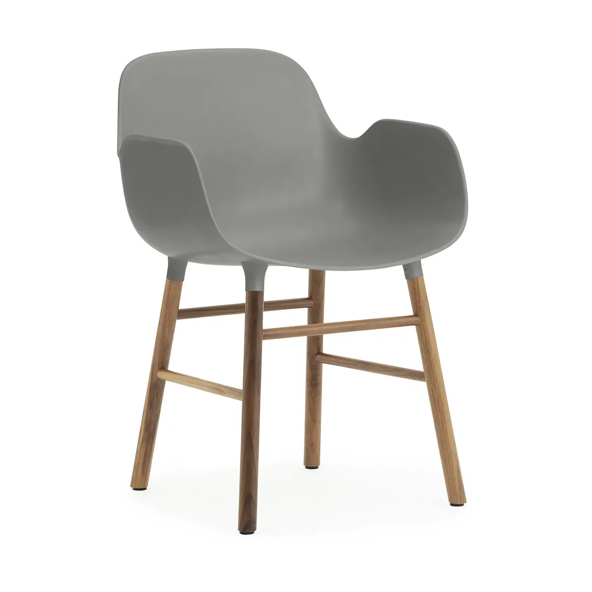 Chaise avec accoudoirs en noyer naturel et pp gris Form - Normann Copenhagen